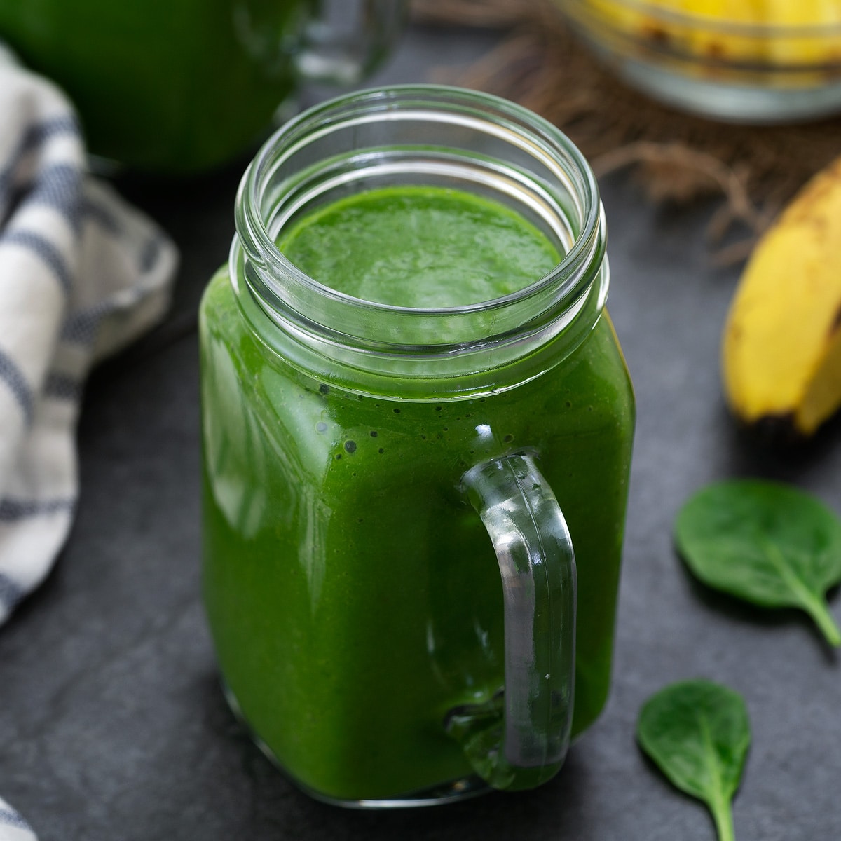 Green Smoothie in a serving jar