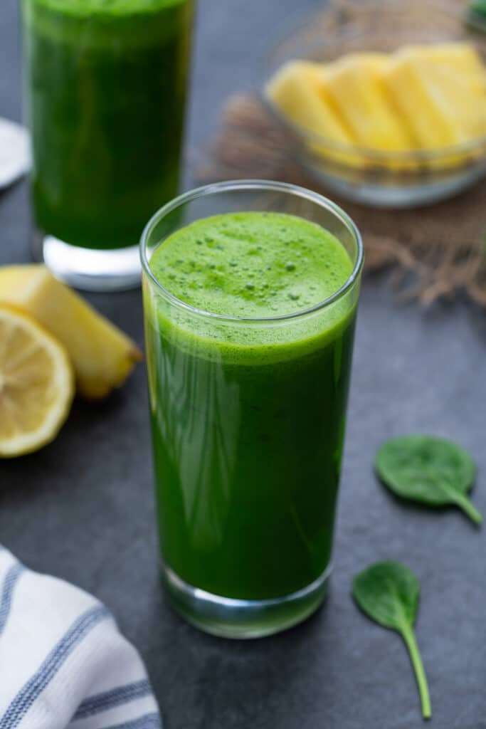 Healthy and detoxing Green Juice in a glass