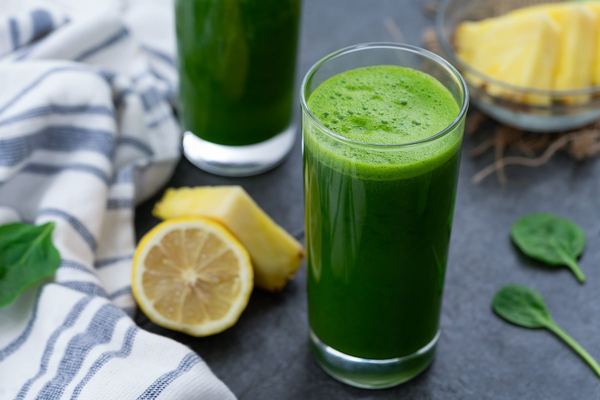 Healthy and detoxing Green Juice in a glass