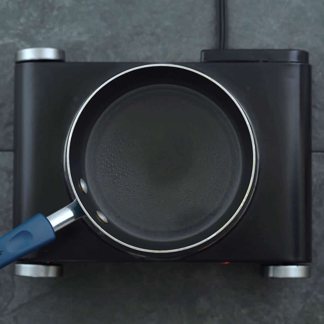 water boiling in a sauce pan