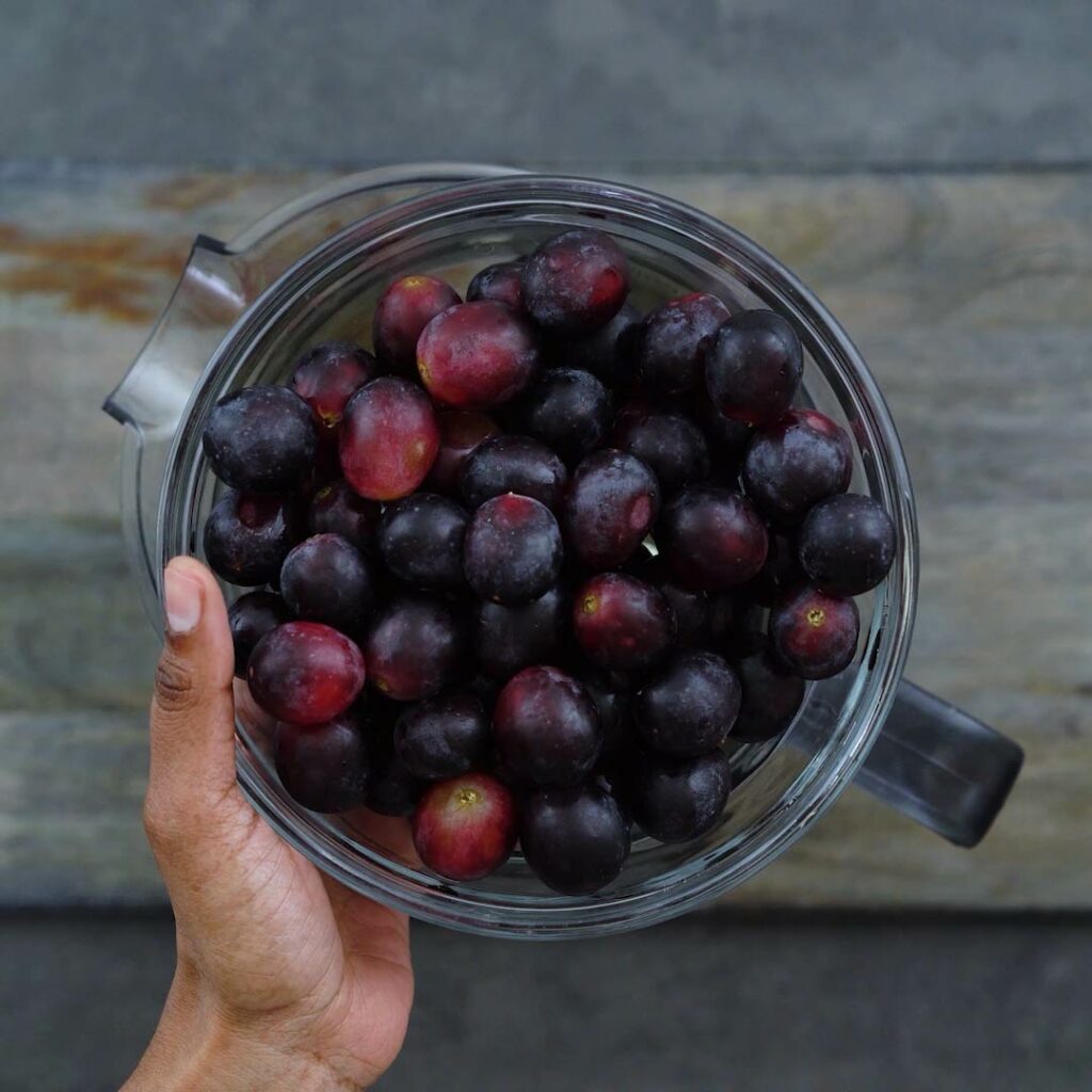 Grapes in a glass bowl