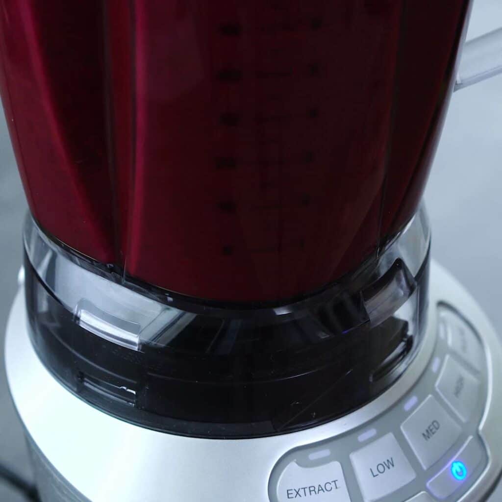 Beet juice blending in the blender